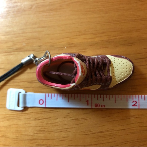 Nike SB Dunk Reese Forbes Hunter Keychain - Picture 3 of 6